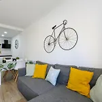 B11 - Beach Way Apartment